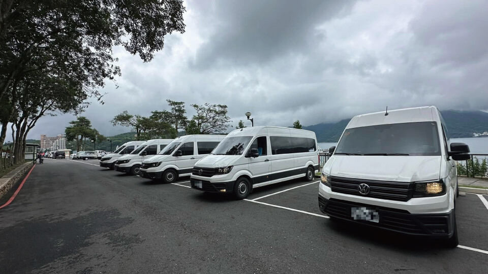 賓法明星保母車的旅程側寫圖片